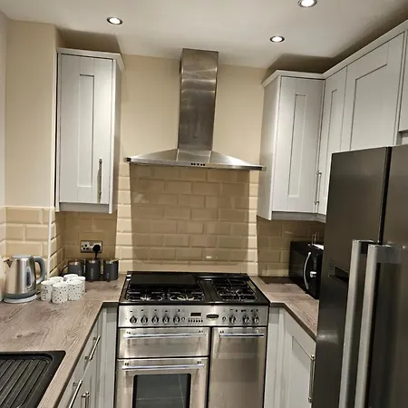 Lister Park Bradford 2bed Detached House Parking Cinema Screen Games * Bradford (West Yorkshire)