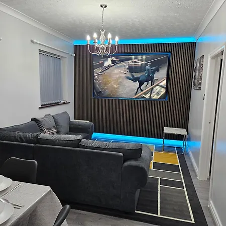 Lister Park Bradford 2bed Detached House Parking Cinema Screen Games Bradford (West Yorkshire)