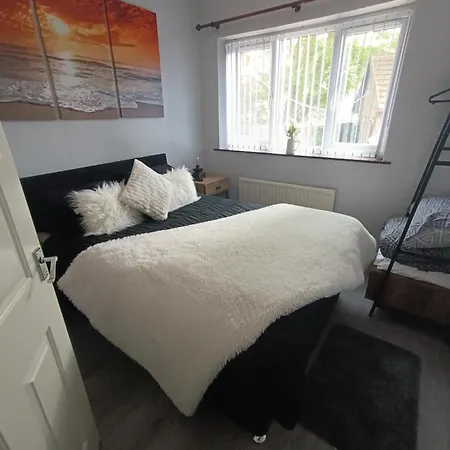 Lister Park Bradford 2bed Detached House Parking Cinema Screen Games * Bradford (West Yorkshire)
