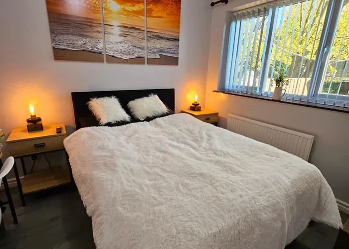 Lister Park 2bed Detached House Parking Cinema Screen Games Bradford (West Yorkshire)