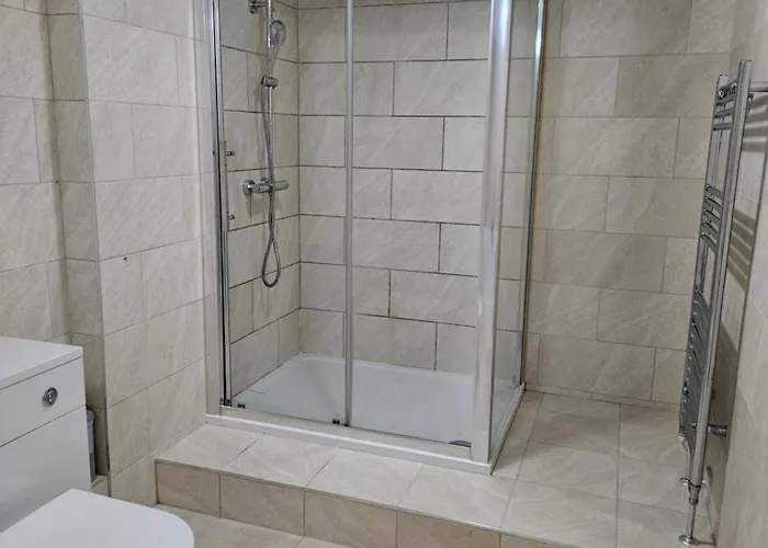 Lister Park 2bed Detached House Parking Cinema Screen Games