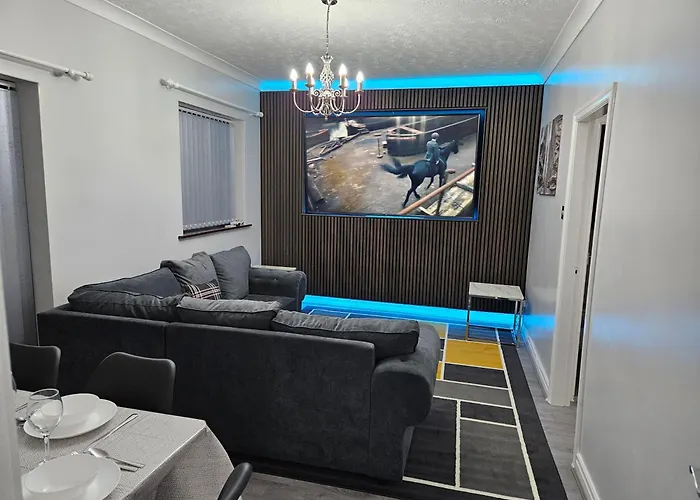 Lister Park 2bed Detached House Parking Cinema Screen Games Bradford (West Yorkshire)