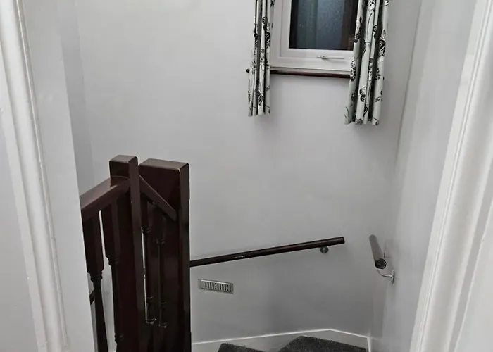 Lister Park 2bed Detached House Parking Cinema Screen Games *