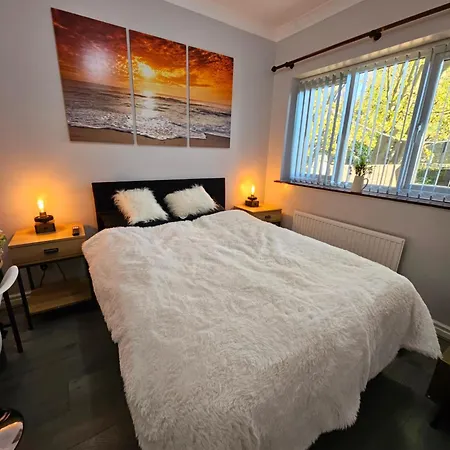 Lister Park 2bed Detached House Parking Cinema Screen Games Брадфорд